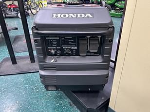 Main image Honda EU3000is 1