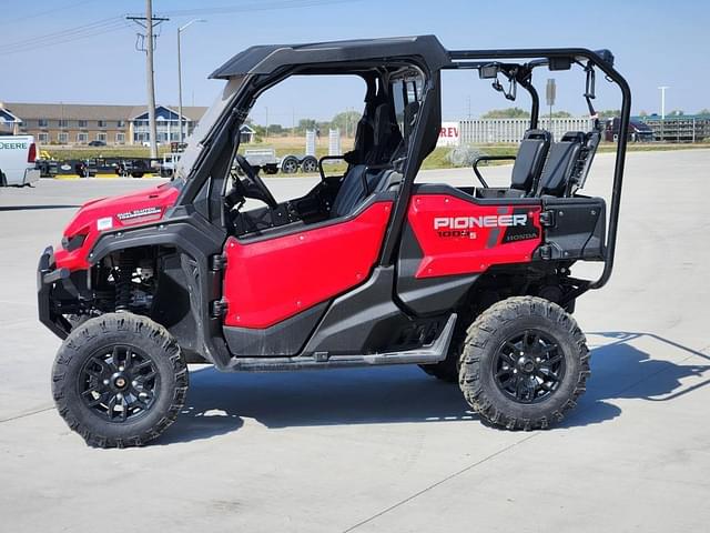 Image of Honda Pioneer 1000 equipment image 1