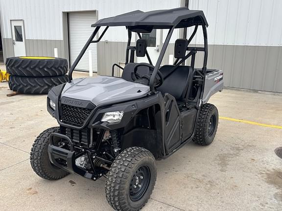 Image of Honda Pioneer 520 equipment image 2