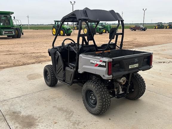 Image of Honda Pioneer 520 equipment image 4