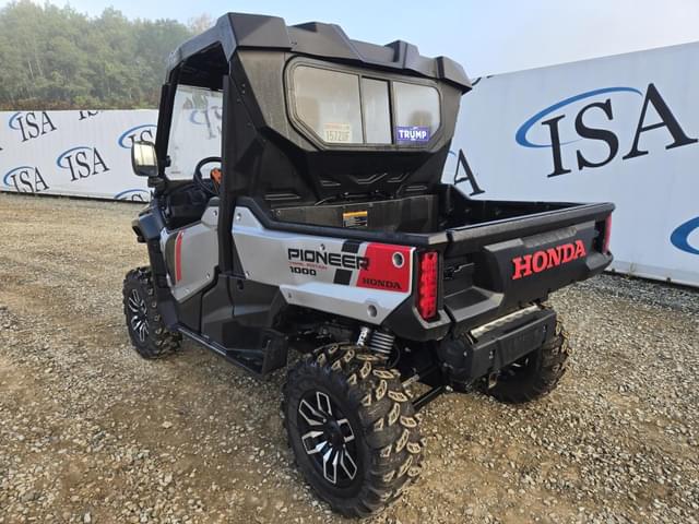 Image of Honda Pioneer 1000 equipment image 2