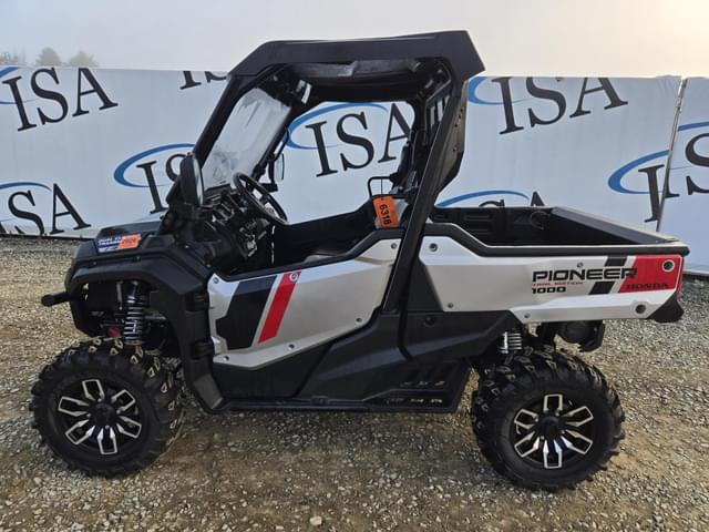Image of Honda Pioneer 1000 equipment image 1