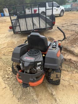 Image of Husqvarna Z242F equipment image 4