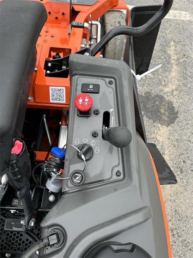 Image of Husqvarna Z454 equipment image 4