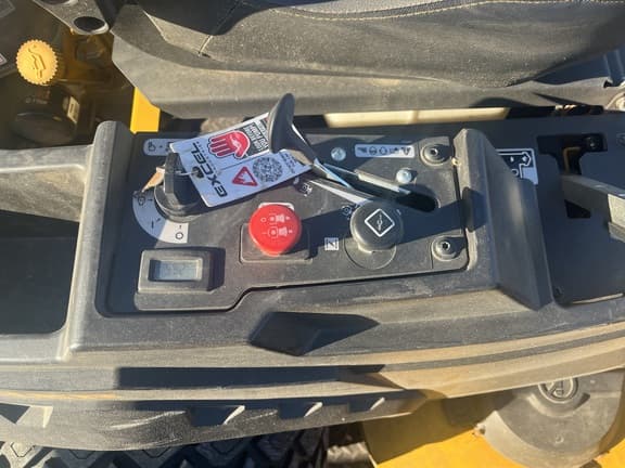 Image of Hustler Raptor equipment image 4