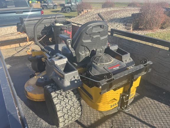 Image of Hustler Raptor equipment image 1