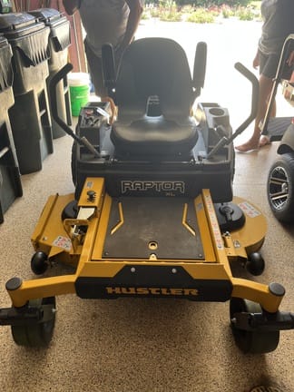 2022 Hustler Raptor XL Equipment Image0