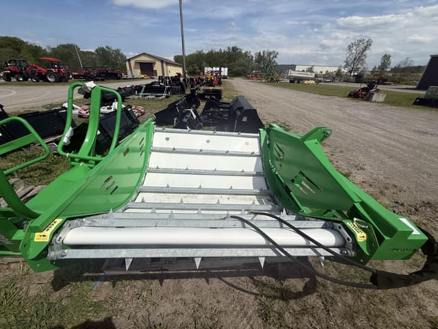 Image of Hustler Unrolla LX105 equipment image 2