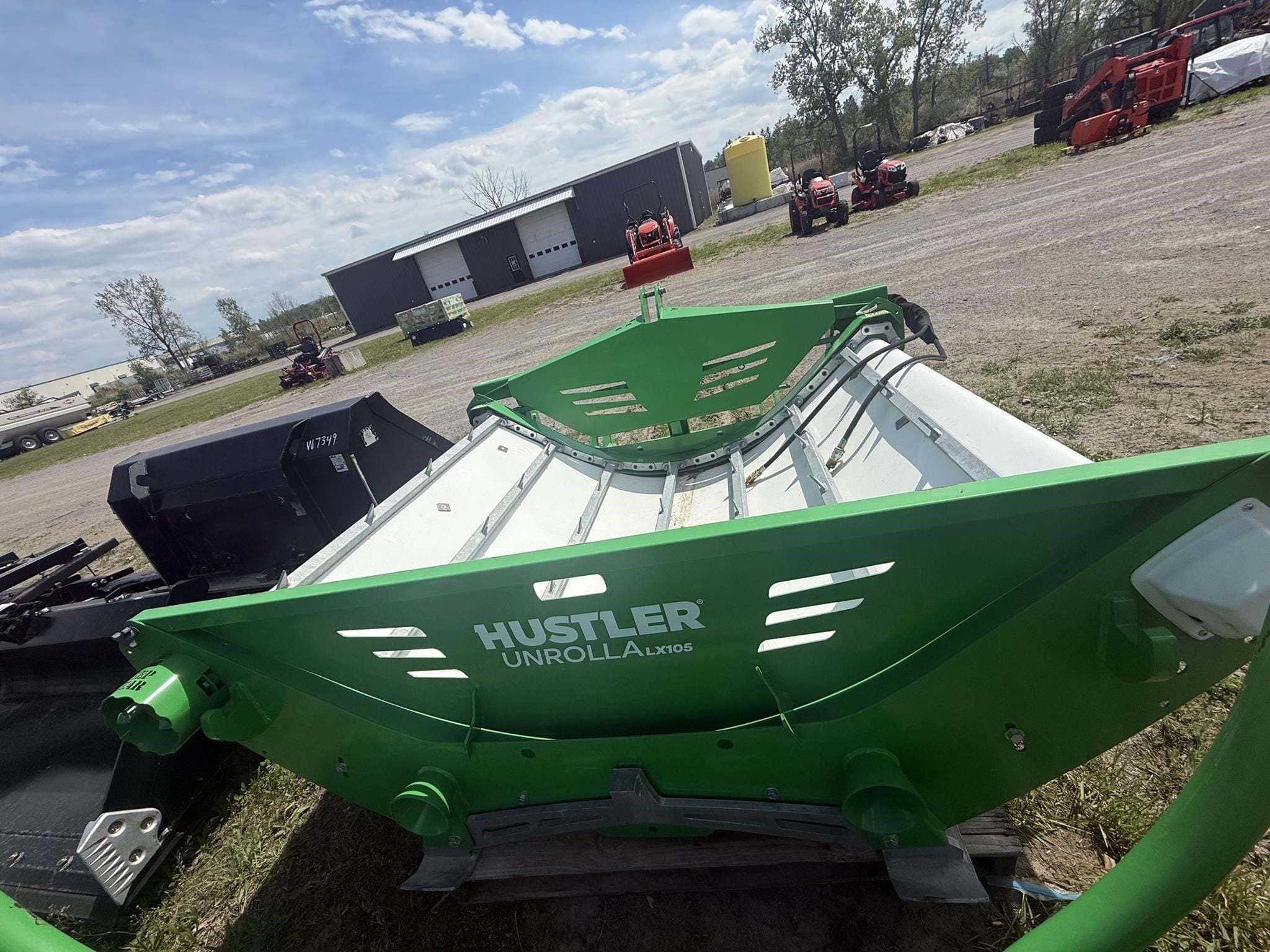 2022 Hustler Unrolla LX105 Equipment Image0