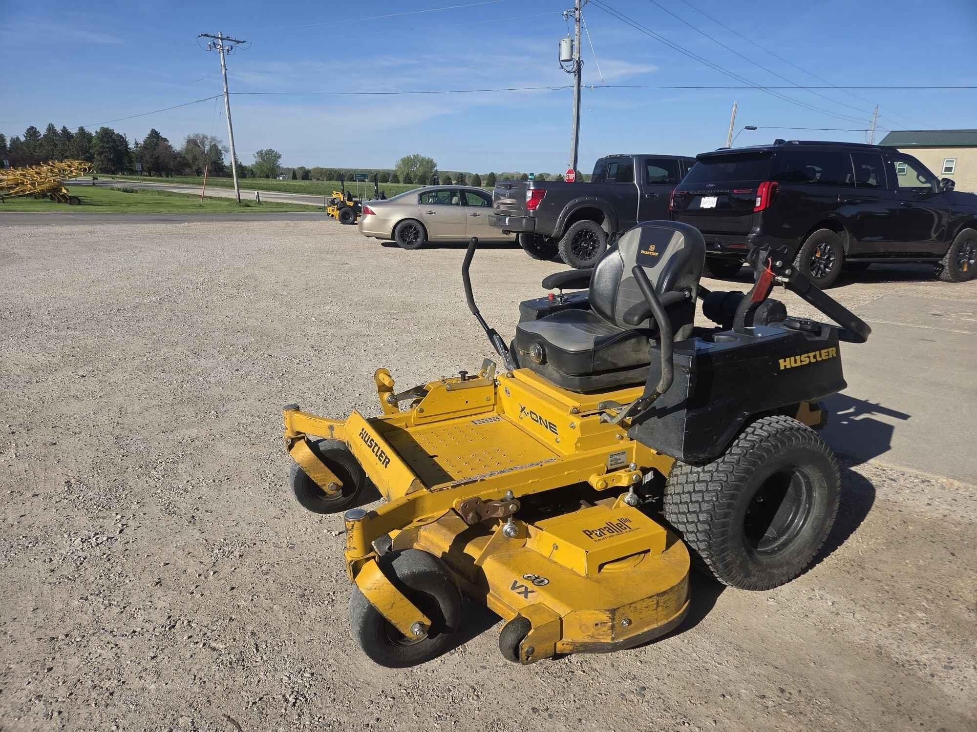 2022 Hustler X-ONE Equipment Image0
