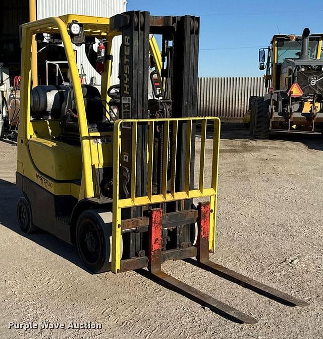 Image of Hyster S50FT equipment image 2