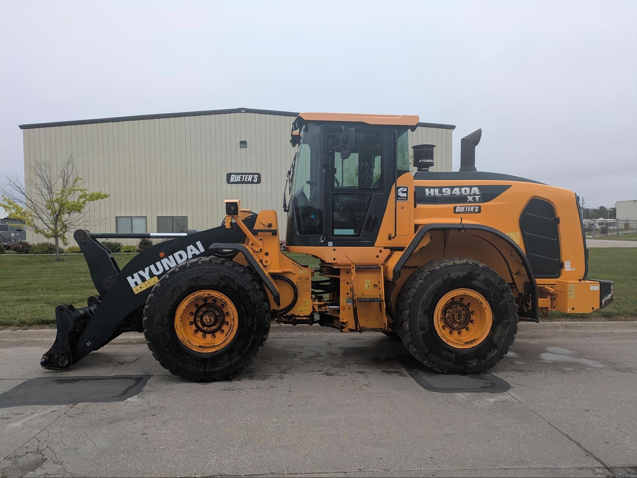 2022 Hyundai HL940AXT Equipment Image0