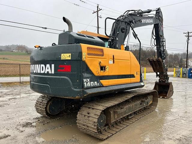 Image of Hyundai HX140AL equipment image 4