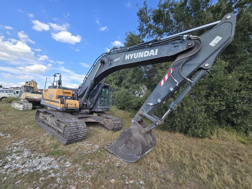 2022 Hyundai HX300AL Equipment Image0