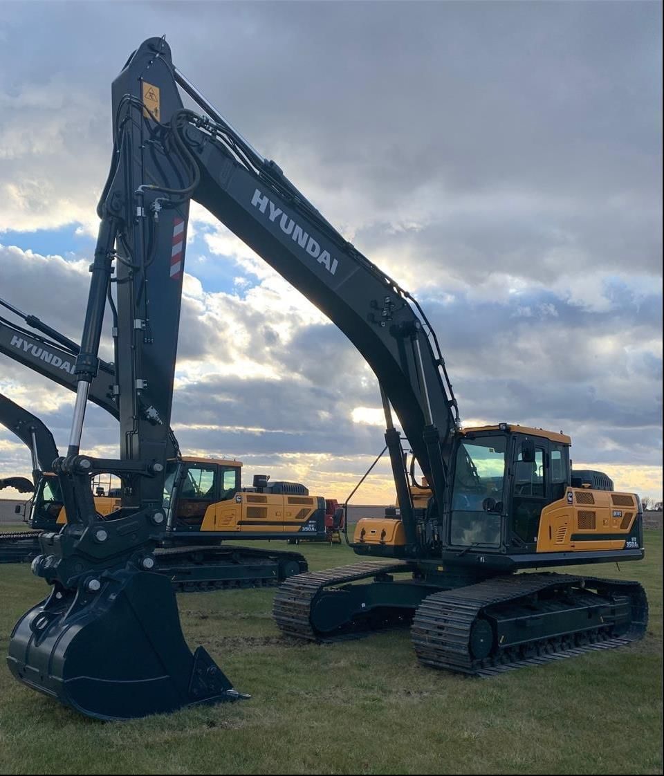 2022 Hyundai HX350AL Equipment Image0