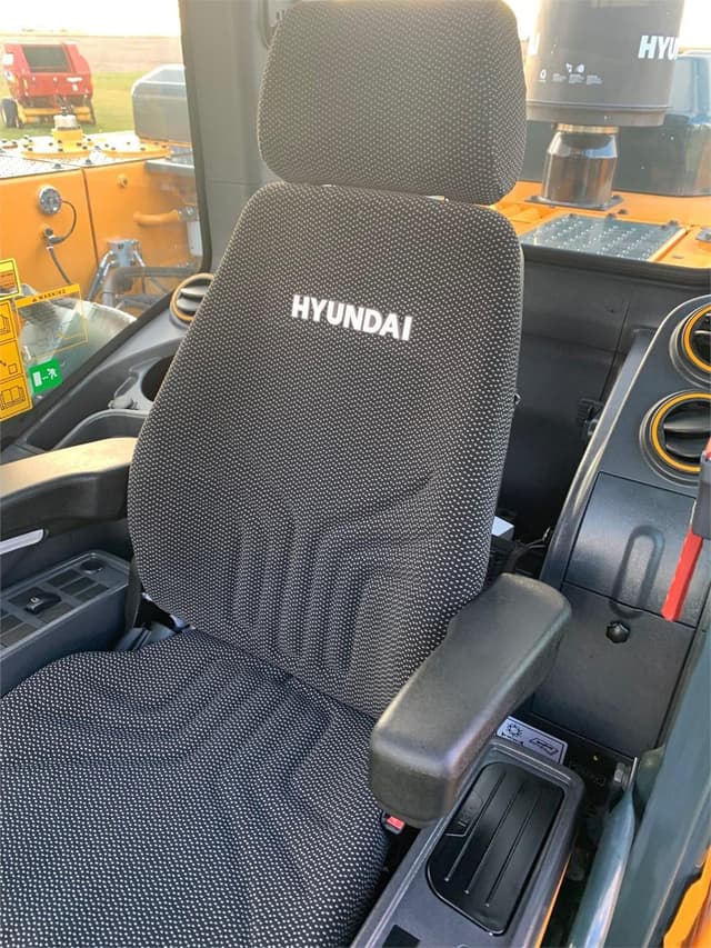 Image of Hyundai HX350AL equipment image 4