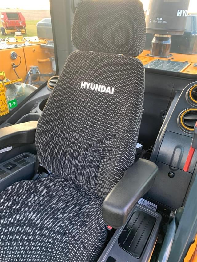 Image of Hyundai HX350AL equipment image 4