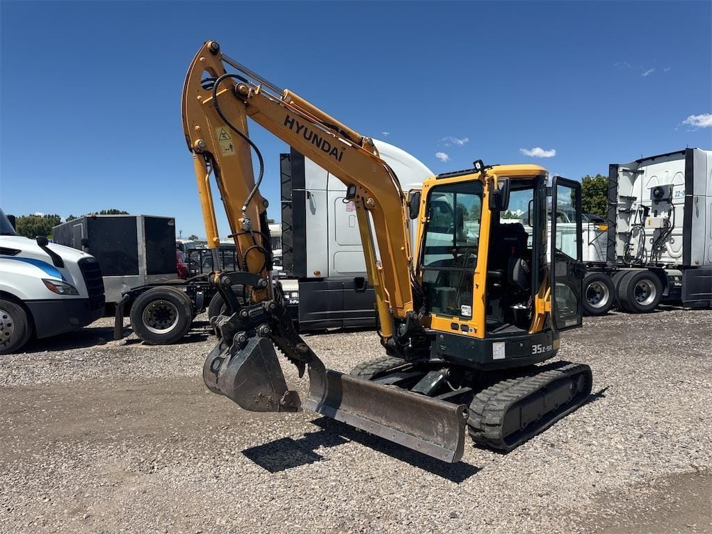 2022 Hyundai Robex 35Z-9A Equipment Image0
