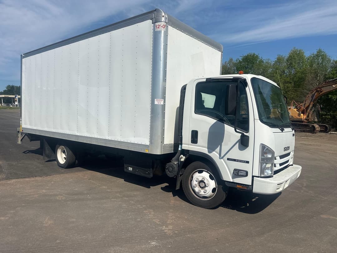 Image of Isuzu NPR Primary image