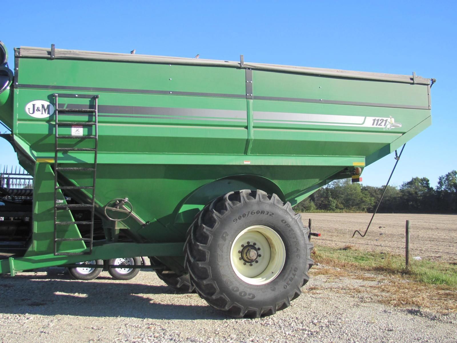 2022 J&M 1121 Equipment Image0