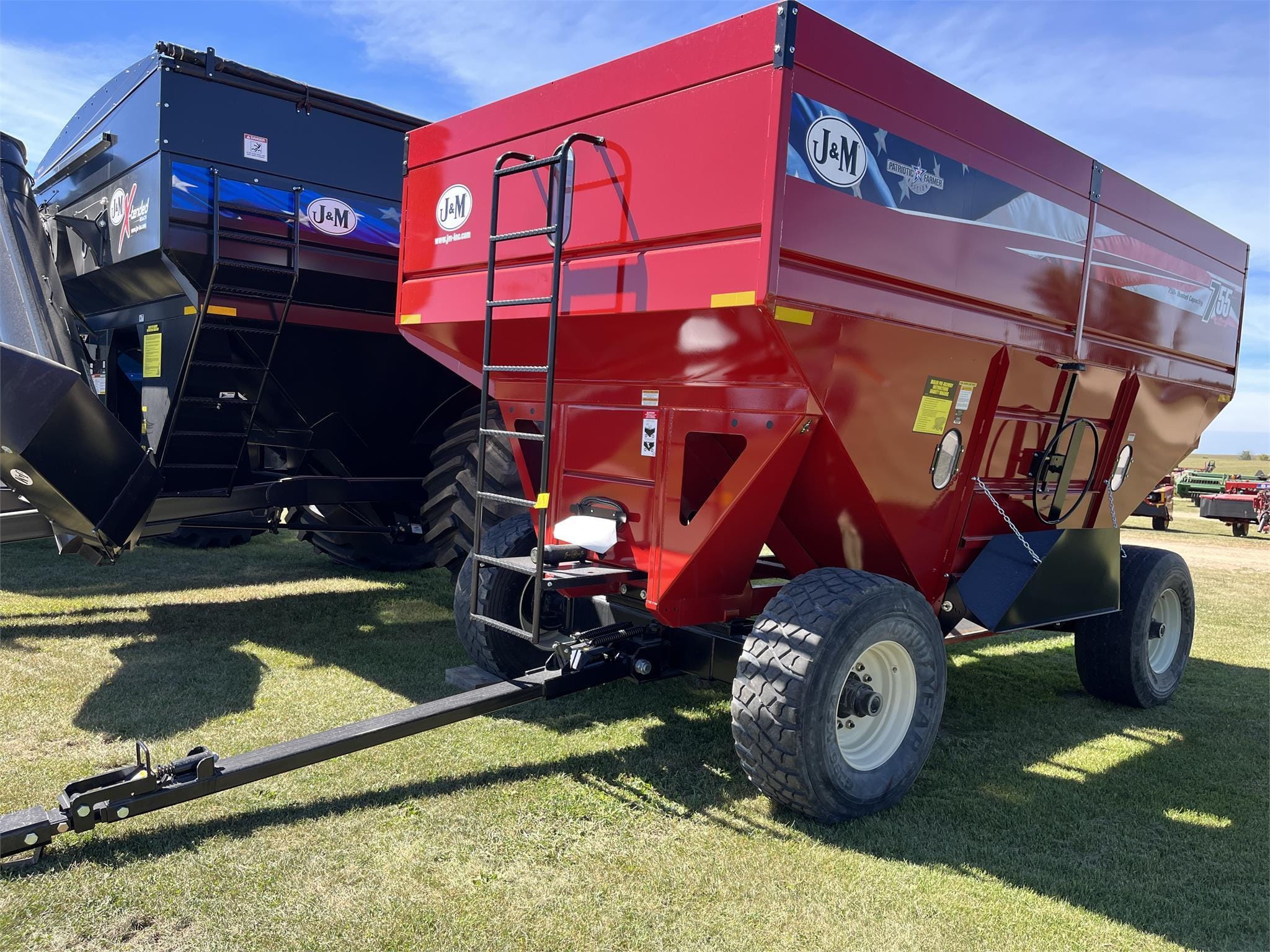 2022 J&M 755SD Equipment Image0