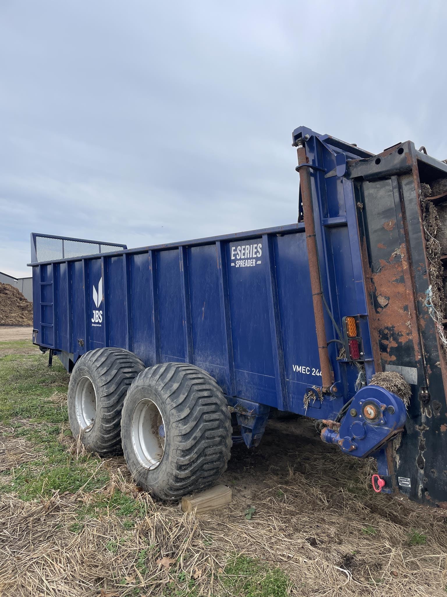 2022 JBS VMEC2448 Equipment Image0