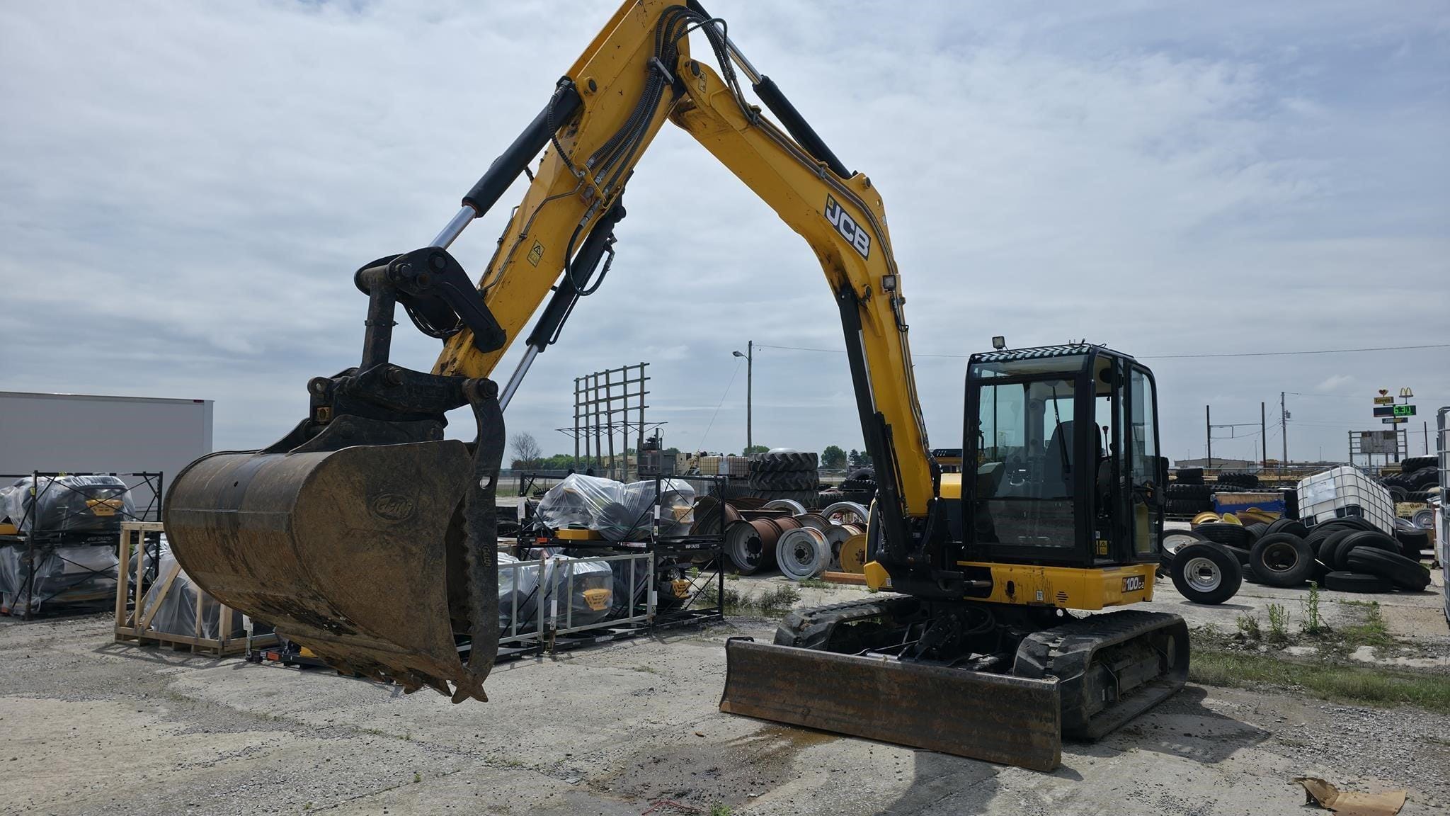 2022 JCB 100C-2 T4 Equipment Image0