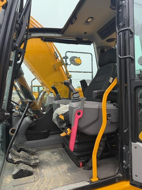 Image of JCB 131XLC equipment image 3