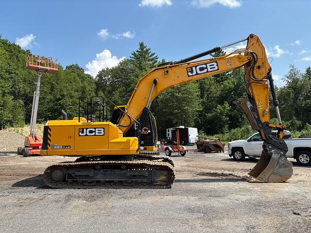 Image of JCB 220X LC equipment image 2