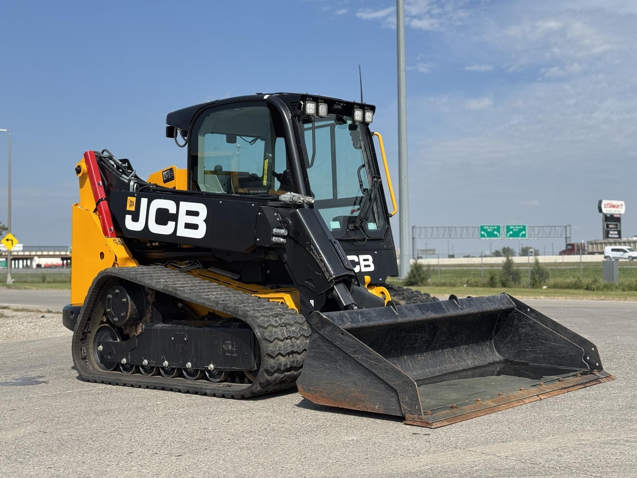 2022 JCB 3TS-8T Equipment Image0