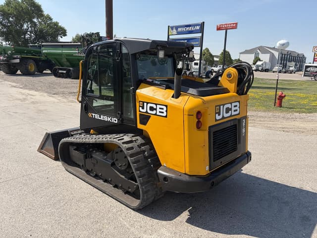 Image of JCB 3TS-8T equipment image 4