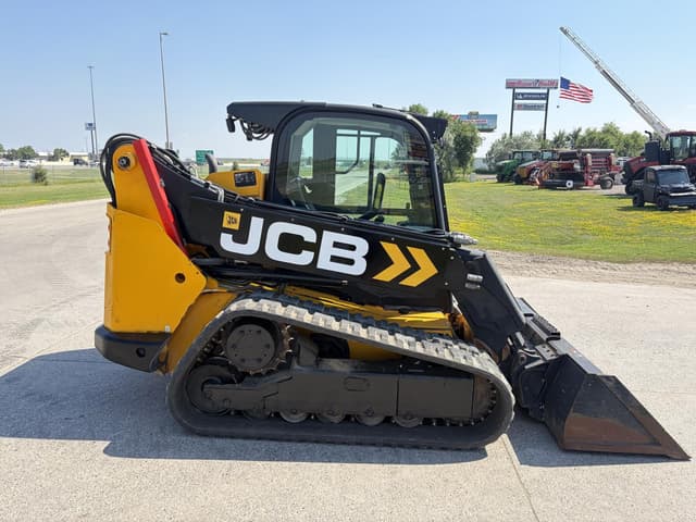 Image of JCB 3TS-8T equipment image 1