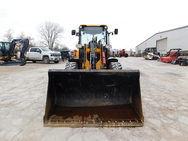 Image of JCB 407 equipment image 4