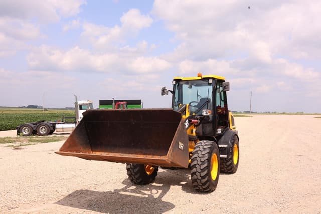 Image of JCB 409 equipment image 2