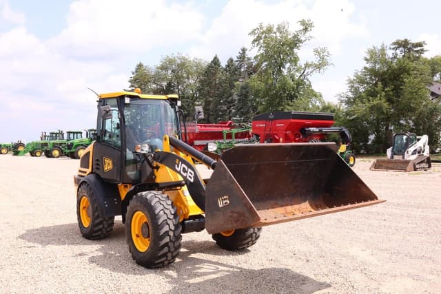 Image of JCB 409 equipment image 4