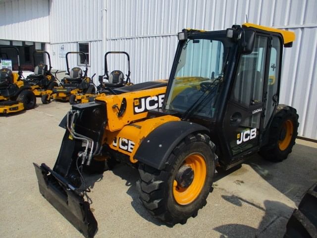 2022 JCB 525-60 Agri Plus Equipment Image0