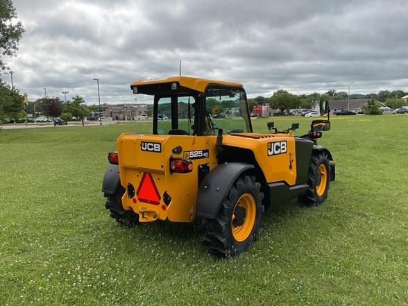 Image of JCB 525-60 equipment image 4