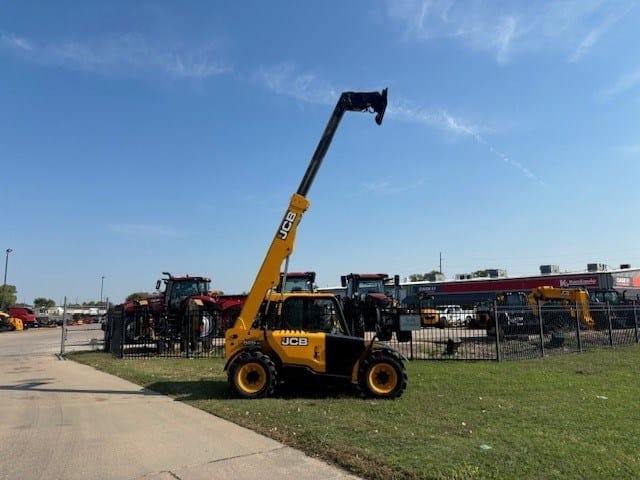 2022 JCB 525-60 Equipment Image0