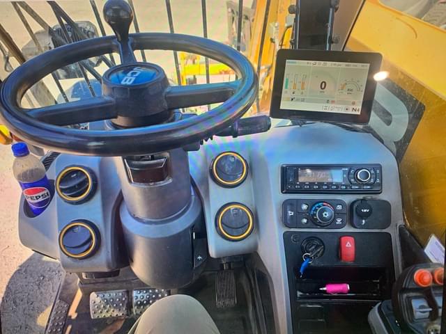 Image of JCB 542-70 Agri Super equipment image 4