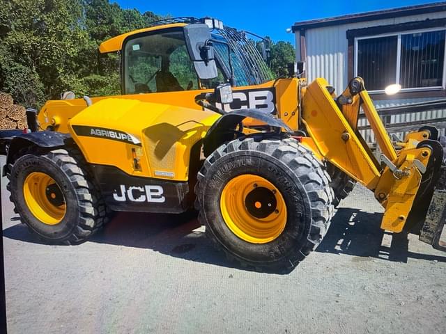 Image of JCB 542-70 Agri Super equipment image 2