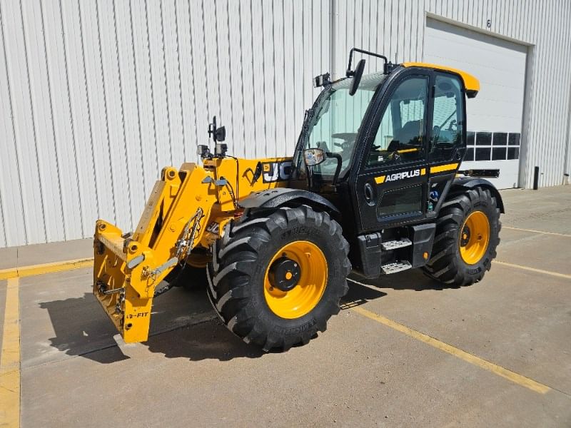 2022 JCB 542-70 Agri Plus Equipment Image0