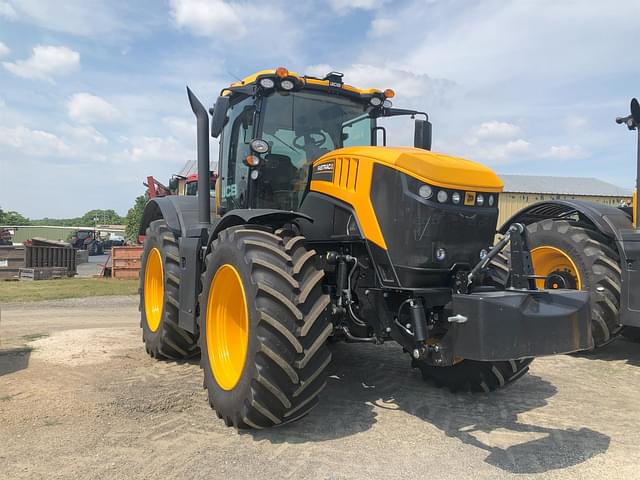 Image of JCB Fastrac 8330 equipment image 1