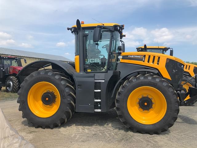 Image of JCB Fastrac 8330 equipment image 2