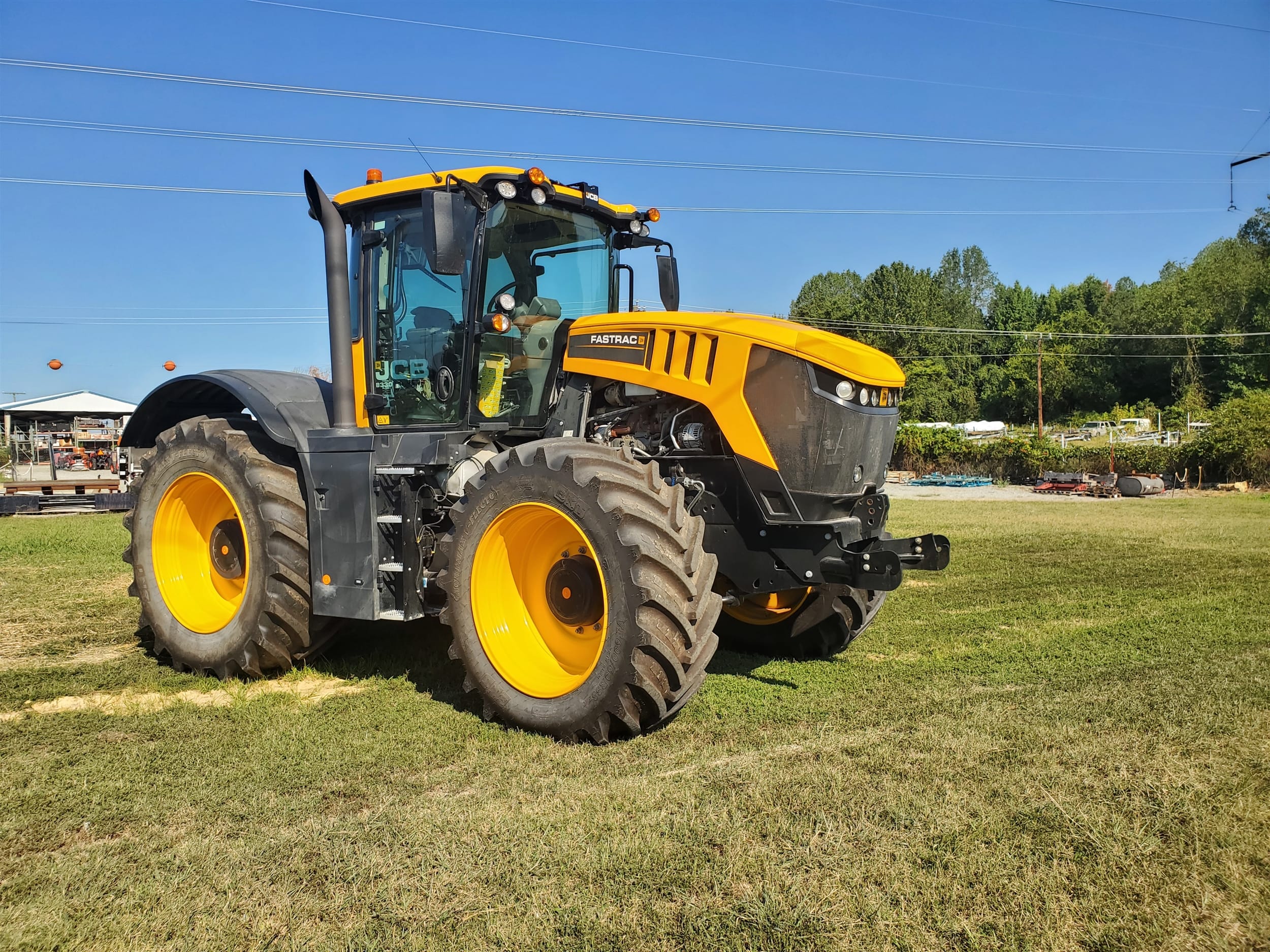 2022 JCB Fastrac 8330 Equipment Image0