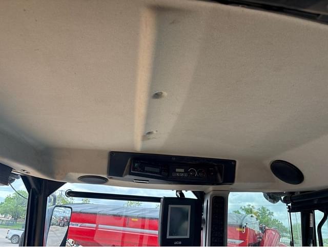 Image of JCB Fastrac 8330 equipment image 4