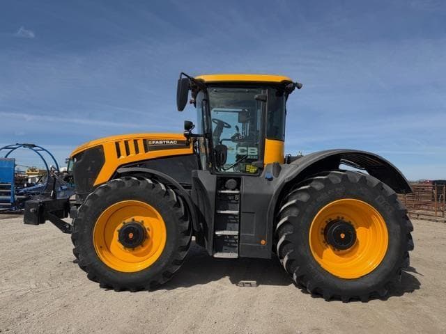 Image of JCB Fastrac 8330 equipment image 1