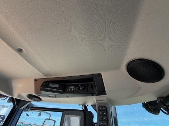 Image of JCB Fastrac 8330 equipment image 4