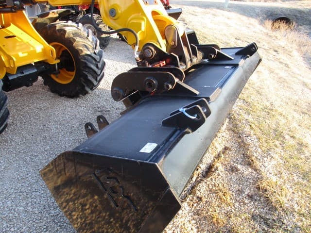 Image of JCB TM220 Agri equipment image 4