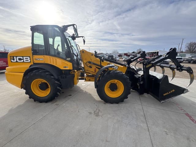 Image of JCB TM320 Agri equipment image 4
