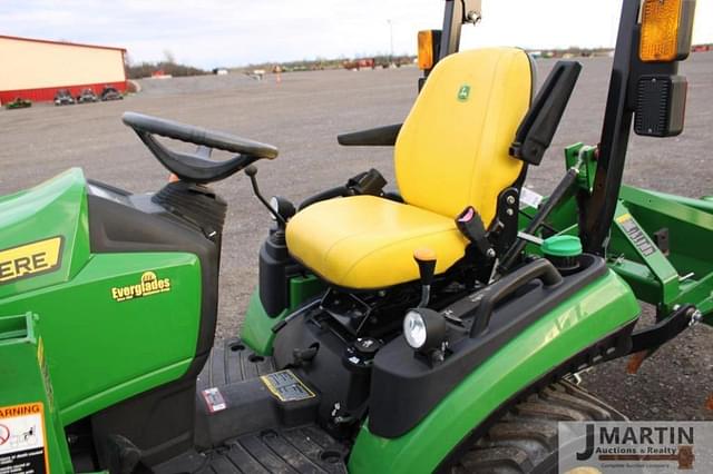 Image of John Deere 1025R equipment image 4